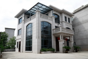 瓷磚外墻翻新仿石漆需要鏟掉瓷磚嗎？